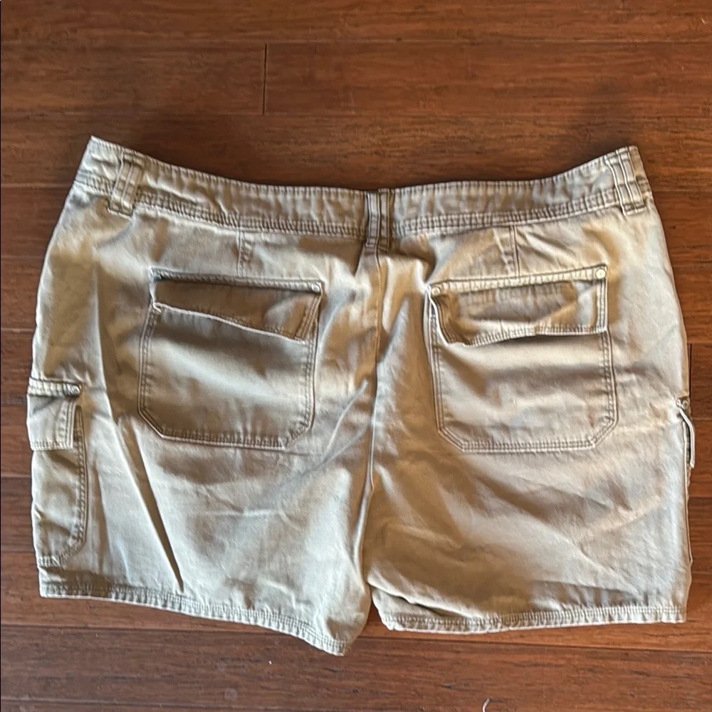 Casual Olive Green Women's Shorts - Picture 2 of 2